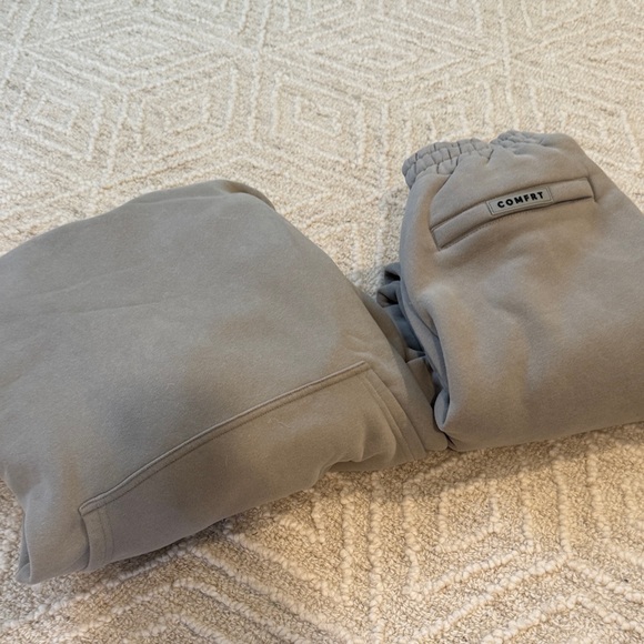 Women's Classic Gray Hoodie and Sweatpants Set - Picture 1 of 6